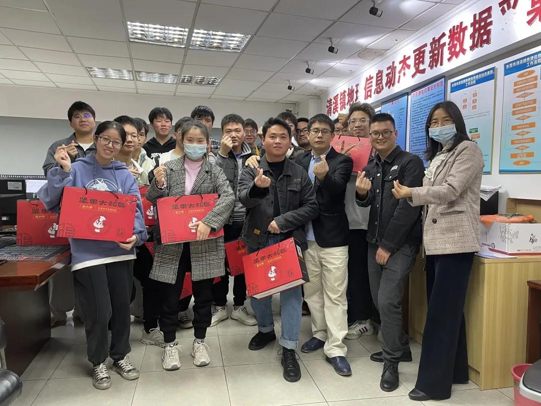 �߷�ο�������������AG��˾���Ŷ����ж�ȷ����Ŀ��Ա�����͵ء������꣡