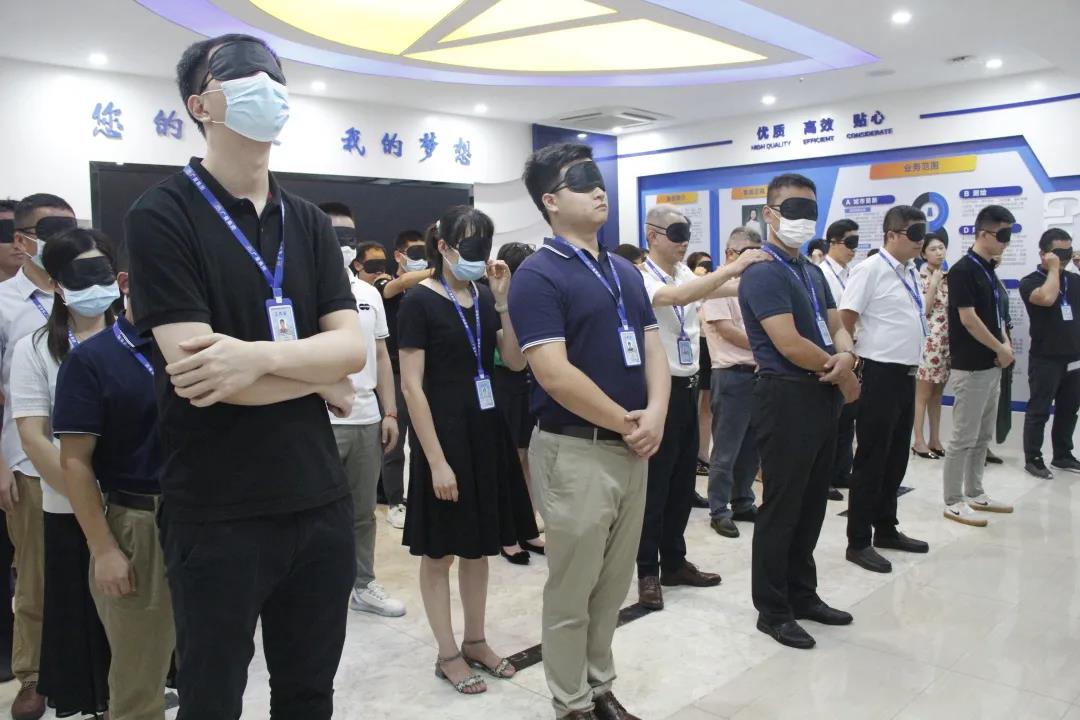 �����Һ����ǰ�еĹ�