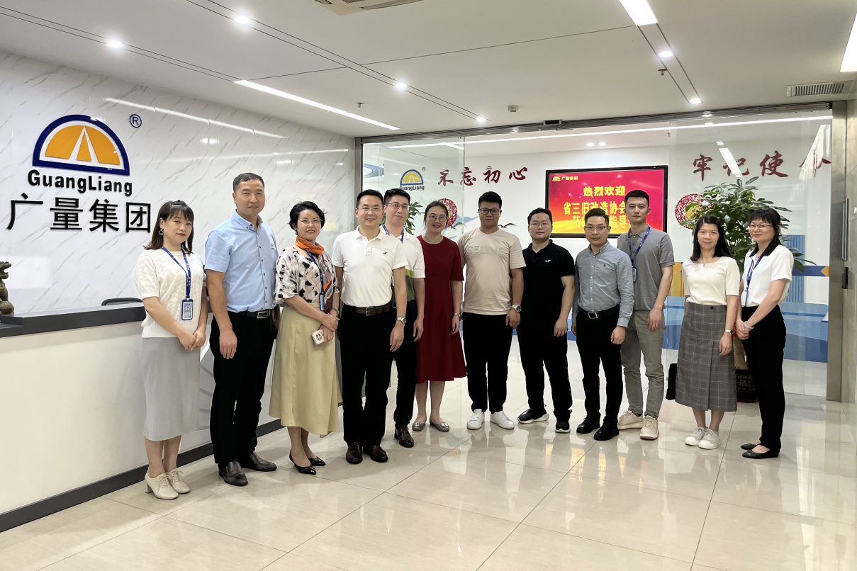 �㶫ʡ����ˢ��Э�����鳤����˸һ���߷õ���AG��˾����