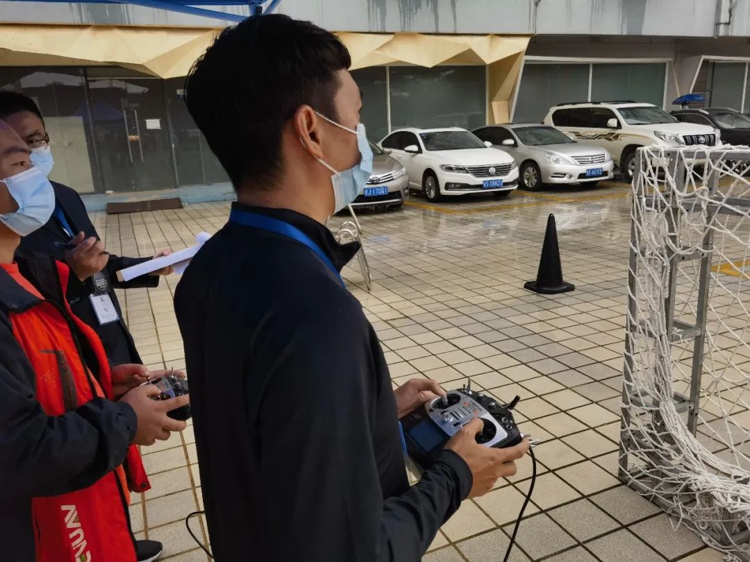 AG��˾���˻��ɿ�ʦ�������ڷɣ�