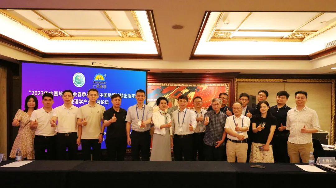 �й�����ѧ���״ε���ѧ��ҵ������̳�ֳɾ��У�